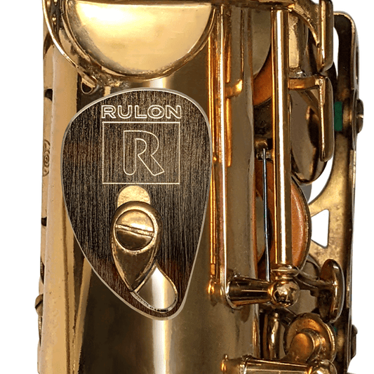 Gold-Plated-Engraved-Rest-on-Tenor-Sax